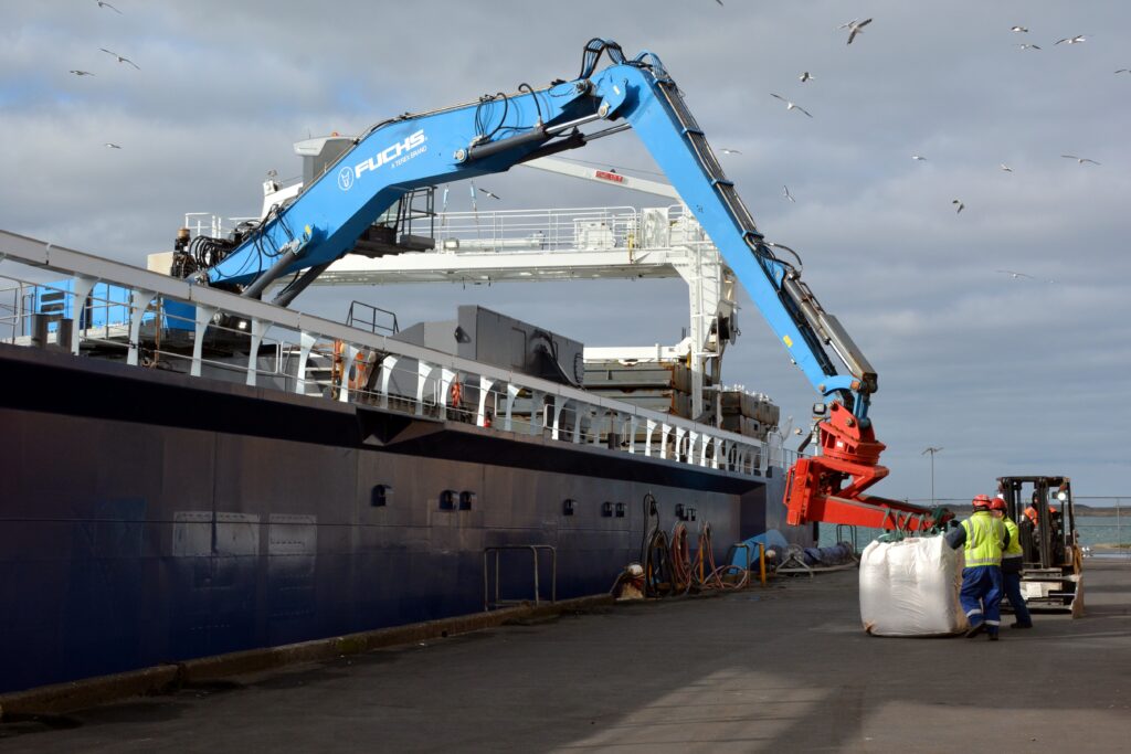 Eidsvaag Omega loading with crane